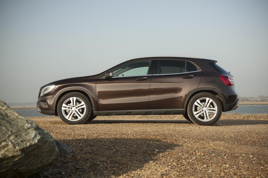  Mercedes-Benz GLA200 CDI 2014 года  (UK) (фото 3 из 46)